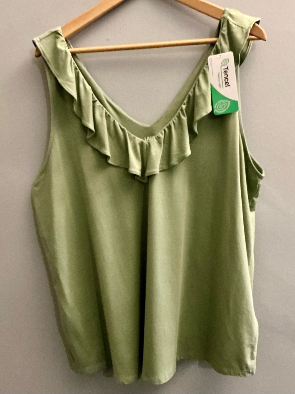 Lands’ End 1X Sage Green Tencel Modal Ruffle V Neck Sleeveless Top NWT